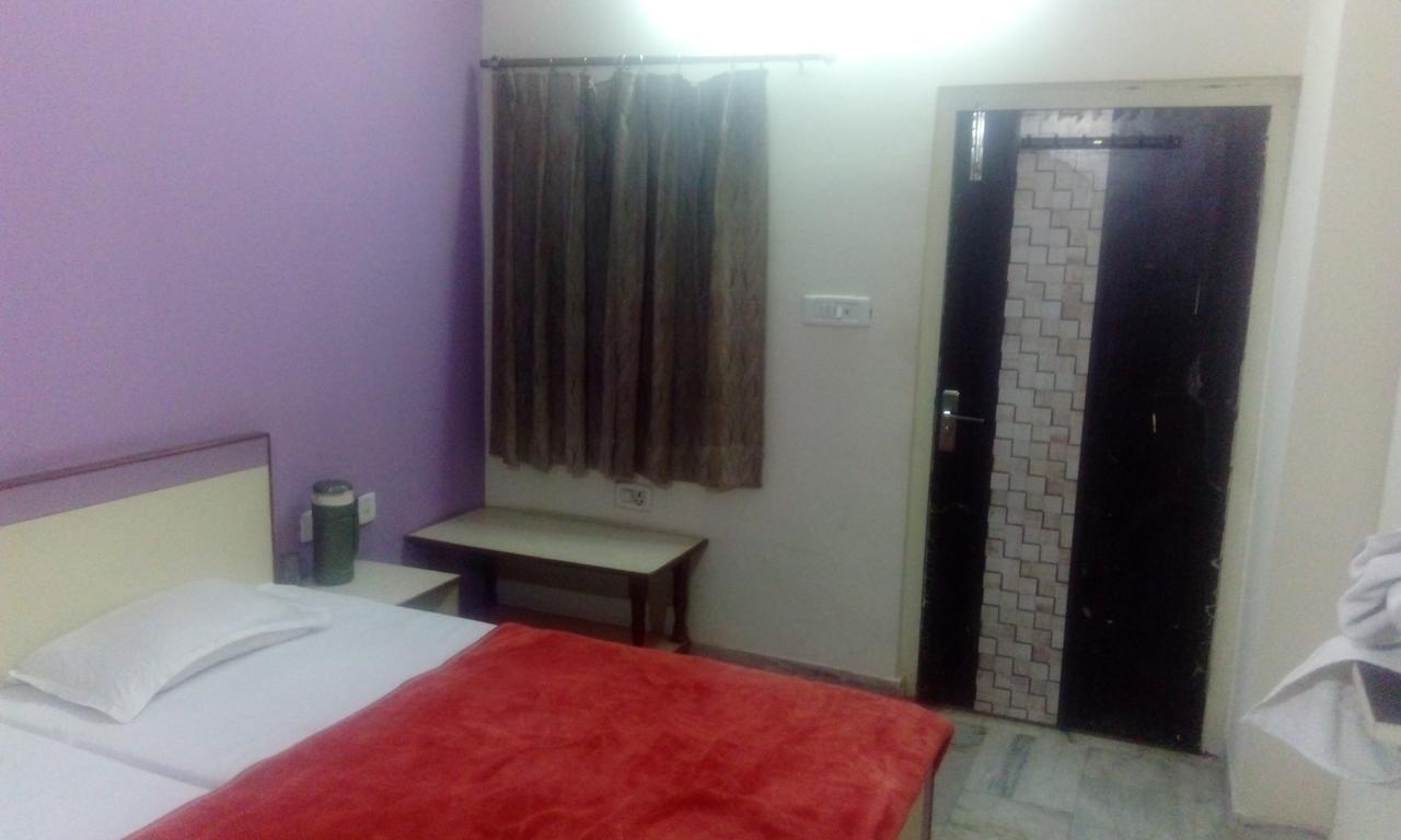 Hotel Harish Palace Agra  Dış mekan fotoğraf